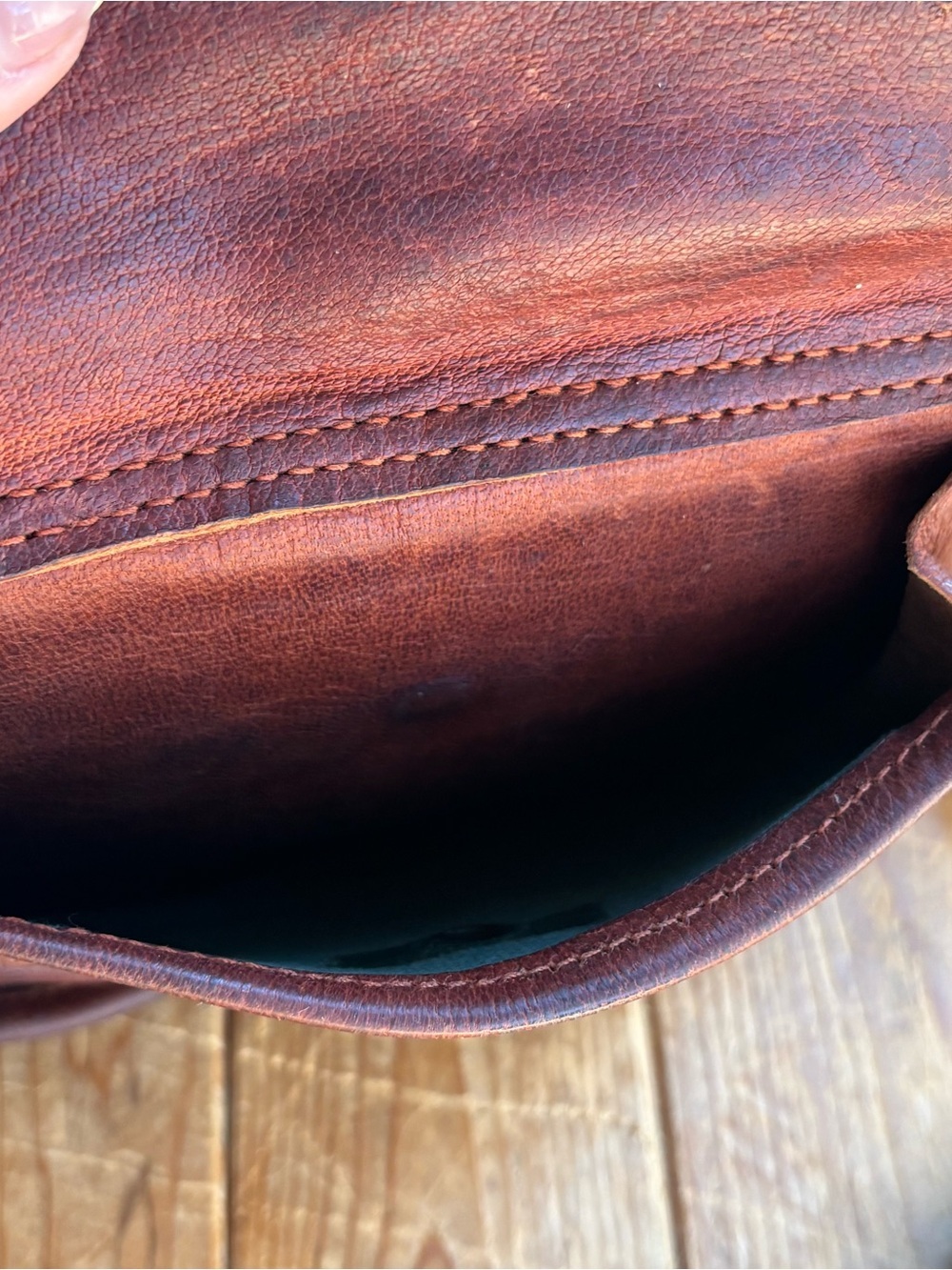 Vintage Brown Leather Crossbody Messenger Bag - Picture 5 of 8